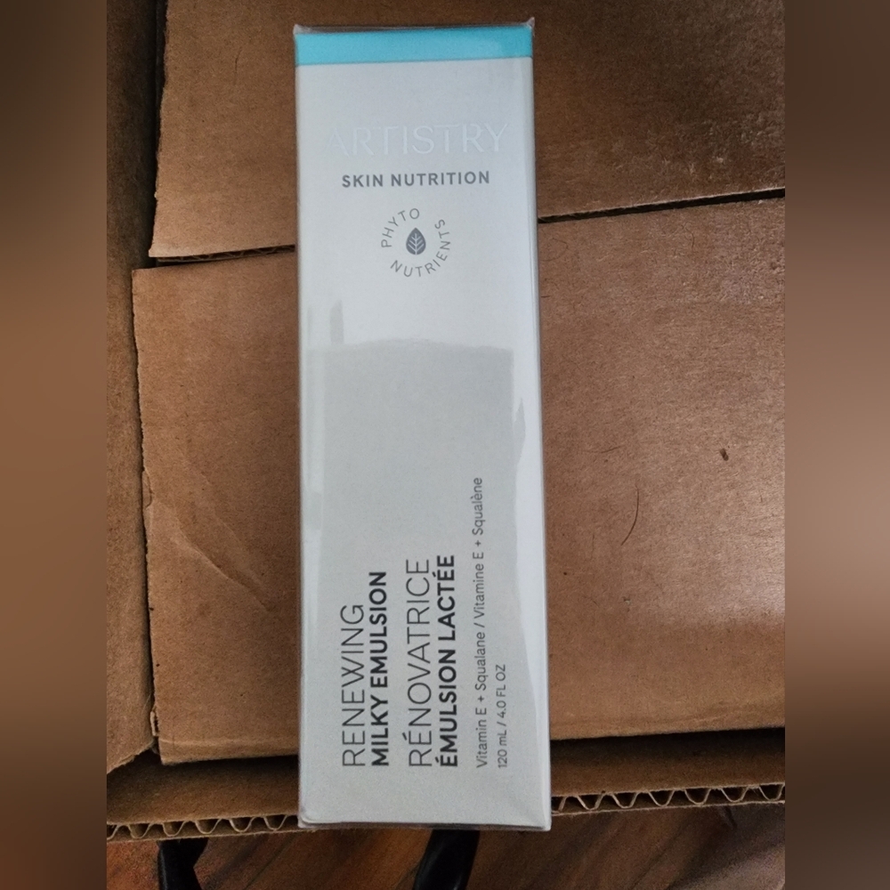 💥NEW Artistry Renewing Milk Emulsion